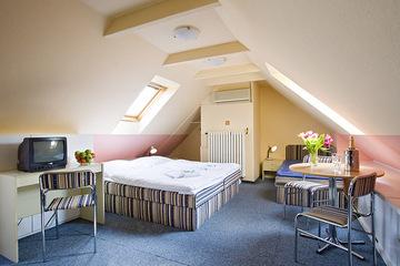 Hotel Stirka Praha Bagian luar foto